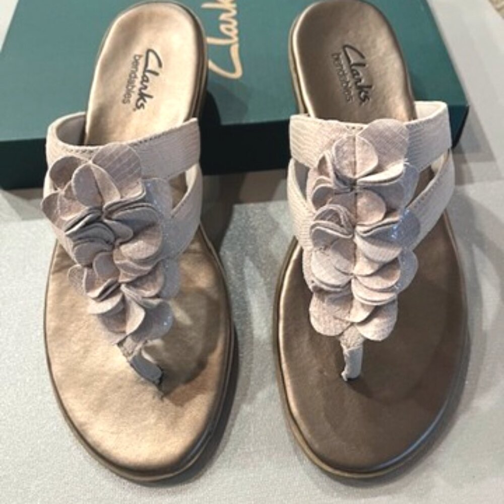 Clarks White Leather 'Dusk Azore' Slip Sandals-7M-NWT